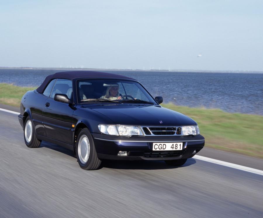  Saab 900 SE Turbo Convertible 1993 года  (фото 26 из 46)